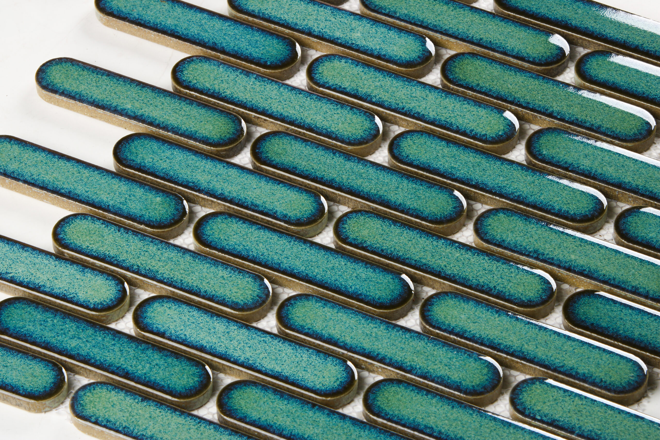 Bounty Oval Dark Green Gloss Detail