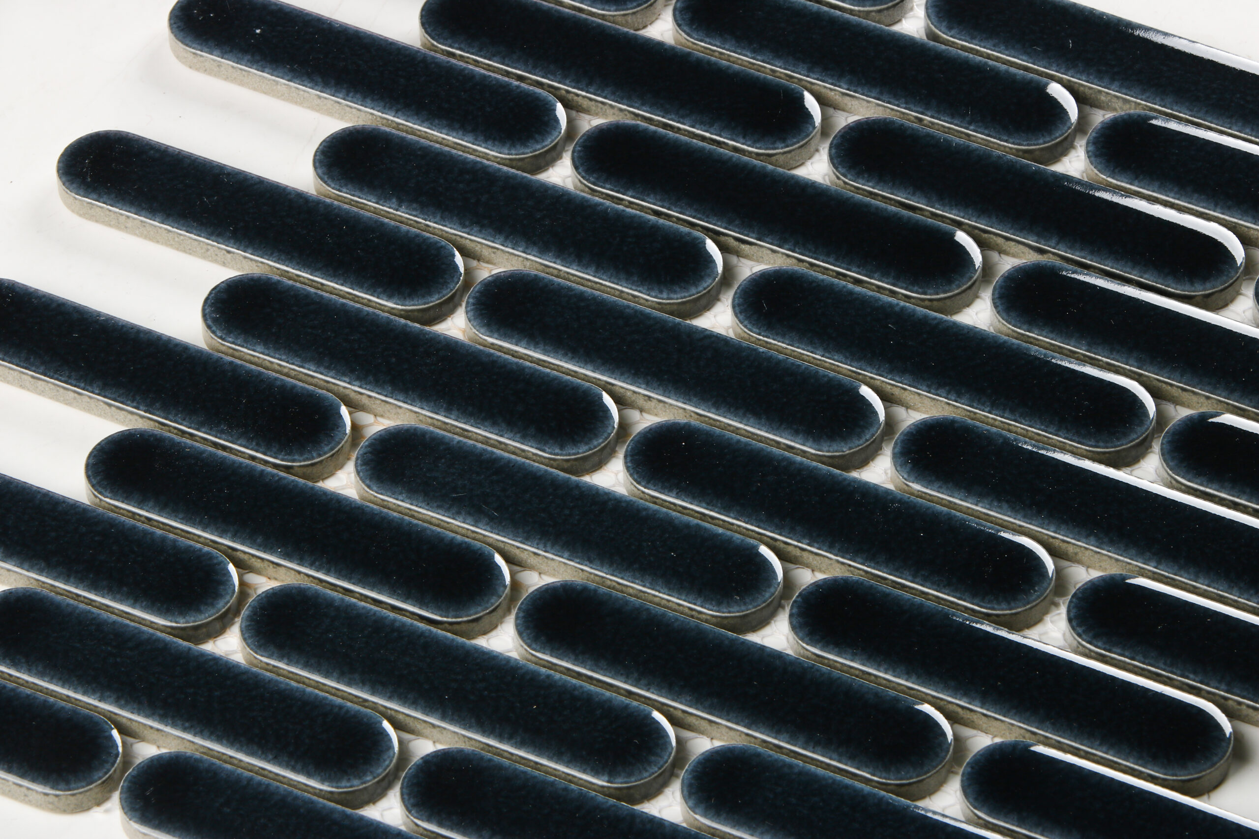 Bounty Oval Navy Gloss Detail